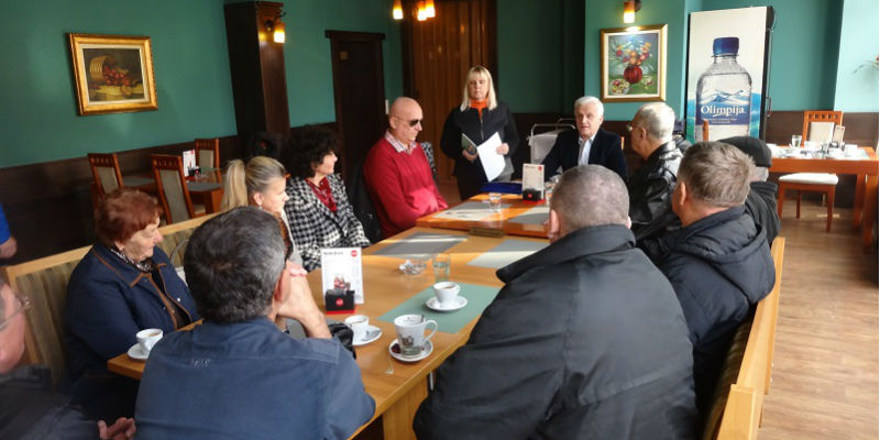 Slika 1. Udruženje slijepih Kantona Sarajevo je 12. decembra 2018. godine održalo sastanak sa liderima i aktivistima Udruženja slijepih Bosansko-podrinjskog kantona Slika 1. Udruženje slijepih Kantona Sarajevo je 12. decembra 2018. godine održalo sastanak sa liderima i aktivistima Udruženja slijepih Bosansko-podrinjskog kantona