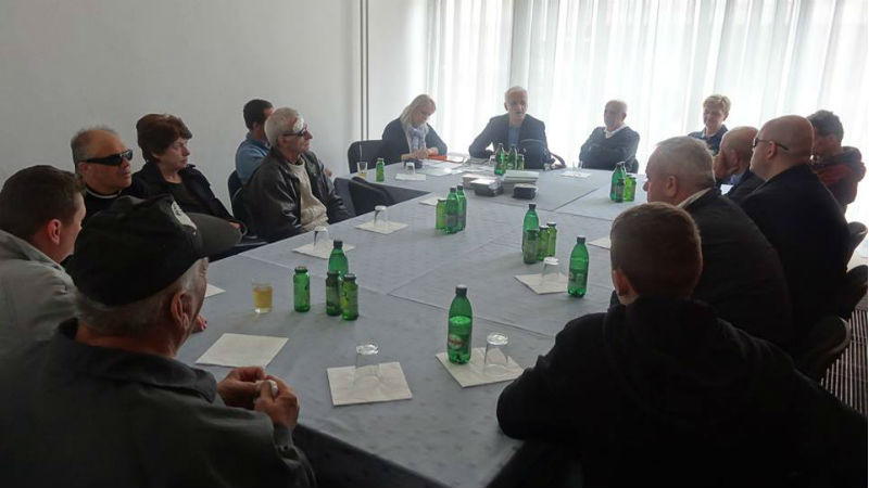 Slika 1. Partnerska organizacija Uduženje slijepih Kantona Sarajevo održalo sastanak sa predstavnicima Udruženjem slijepih građana Travnik, 19. april 2019. Travnik