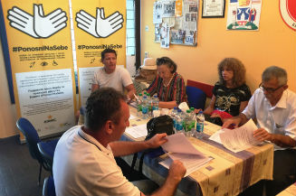 Slika. Koalicija organizacija osoba sa invaliditetom Grada Bijeljina KOLOSI 29. avgusta 2018. godine je održala redovni sastanak u prostorijama Regionalnog udruženja amputiraca Bijeljina.