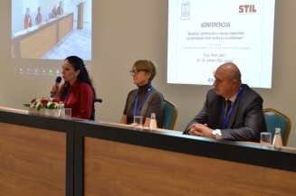 Partnerska organizacija Informativni centar za osobe s invaliditetom „Lotos“ Tuzla realizovala je konferenciju „Saradnja i partnerstvo u razvoju kapaciteta za samostalan život osoba s invaliditetom” 13. i 14. oktobra 2021. godine u Tuzli.