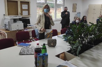 U okviru aktivnosti saradnje s predstavnicima obrazovnih institucija, Koalicija organizacija osoba sa invaliditetom HNK/Ž „Zajedno smo jači“ realizovala je prezentaciju Indikatora za praćenje implementacije inkluzivnog obrazovanja u skladu sa članom 24. Konvencije o pravima osoba s invaliditetom na sastanku Aktiva direktora osnovnih škola HNK, uz prisustvo ministra obrazovanja, pomoćnika ministra i direktorice Pedagoškog zavoda Mostar.