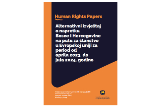 Slika prednje stranice Alternativnog izvještaja o napretku Bosne i Hercegovine na putu za članstvo u Evropskoj uniji za period od aprila 2023. do jula 2024. godine. Na njoj je naslov izvještaja, logo i kontakti Inicijative za monitoring evropskih integracija BiH.