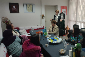 Slika nastala tokom studijske posjete u Udruženju žena Most Jablanica 27. marta 2026. 